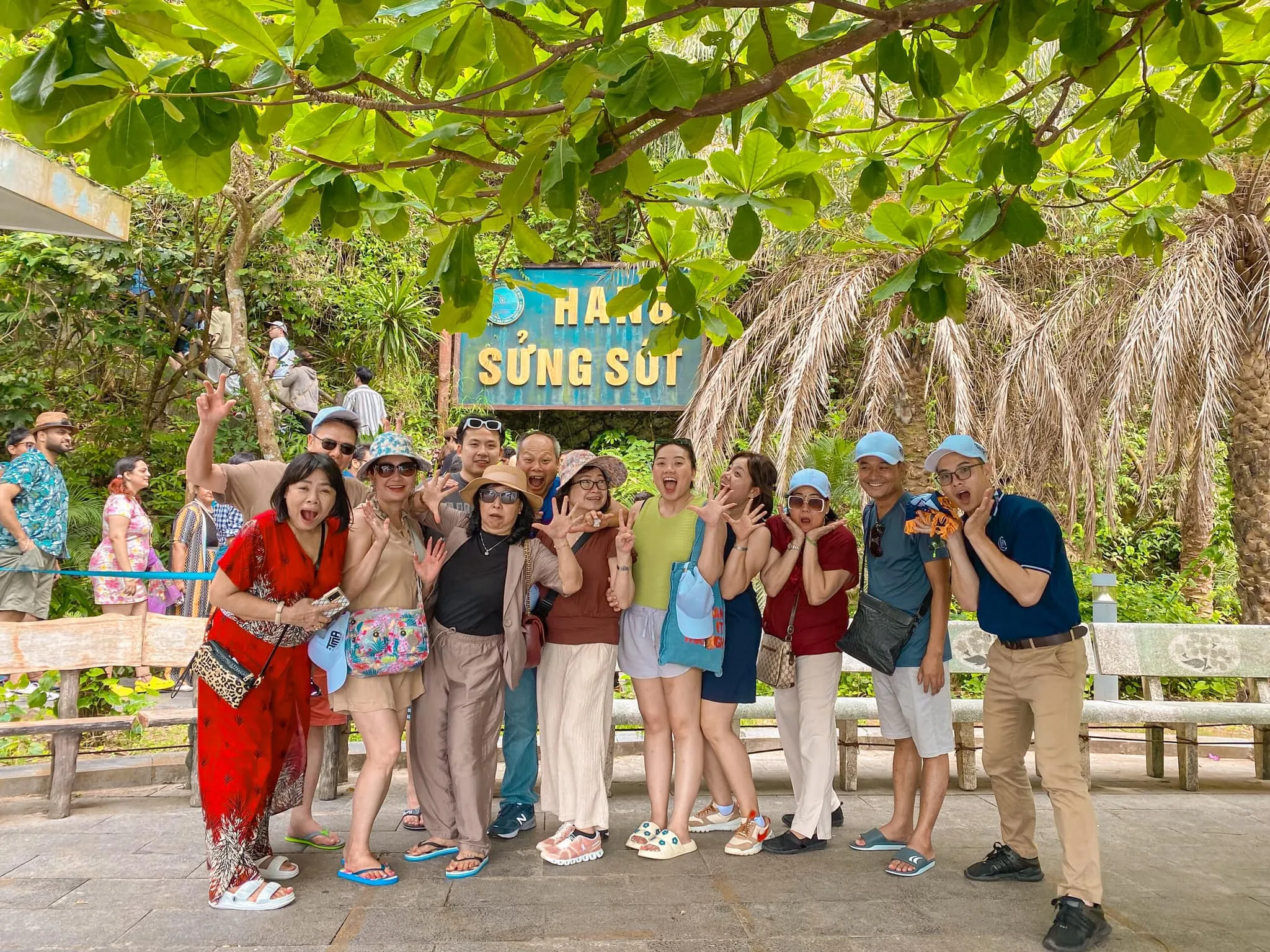 GD3TheHe Group Tour